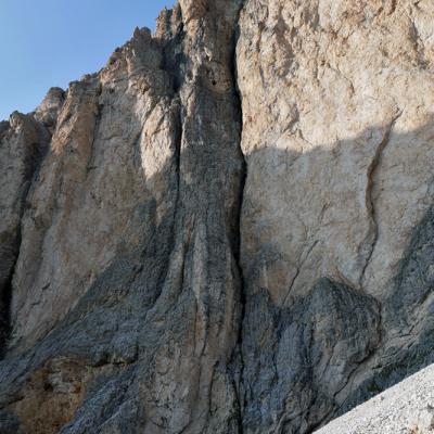 La face sud de la Torre Innerkofler où se déroule la Via del Calice
