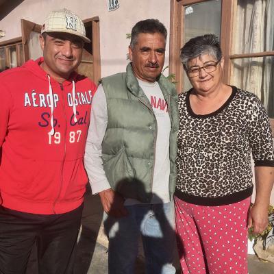 Saul et ses parents qui m'ont accueilli comme un prince dans leur maison de Guerrero Negro