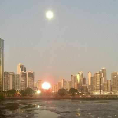Panama City, détestable paradis fiscal où l'argent de la drogue et des banques véreuses coule à flot pendant que d'autres vivent dans la misère juste au pied des buildings