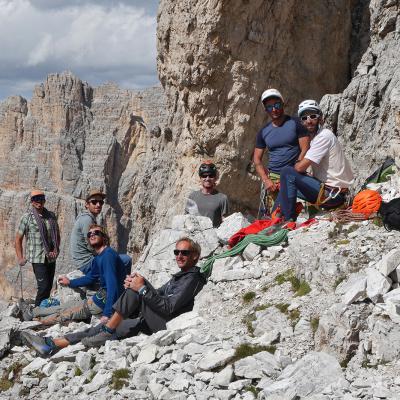 Les deux groupes de l'Ensa au sommet du Lagazuoi