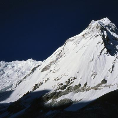 L'itinéraire sur le fil de l'horizon à gauche