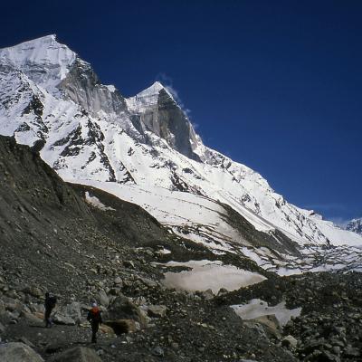 La face ouest du Bhagirathi III pendant l'appoche
