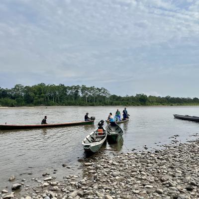 Au bord du Río Caquetá à Puerto Guzmán