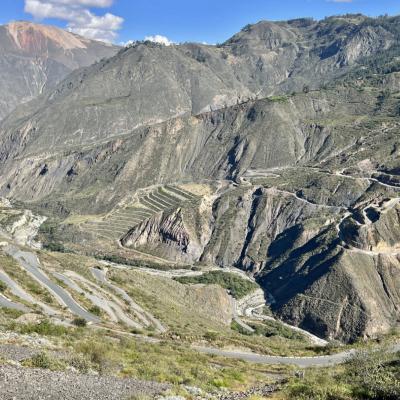 Route sinueuse vers Pallasca