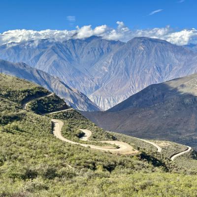Vers Pillipampa, avec les contreforts de la Cordillère Blanche au fond