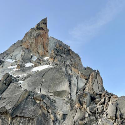 Les Deux Aigles, la voie Seigneur se déroule à gauche du granit fauve