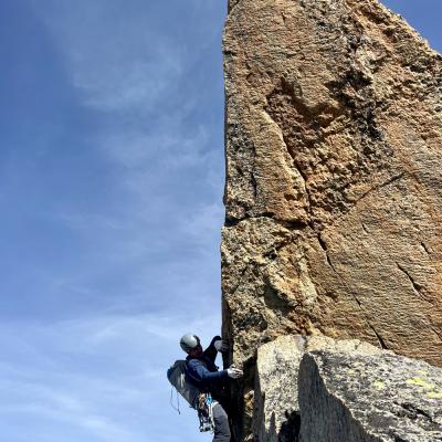 Zian monte en direction de la Pointe Nord (attention, si on continue vers l'Aiguille du Plan, il est comliqué d'en redescendre, il ne faut y aller que si on descend par les rappels de la voie Seigneur)