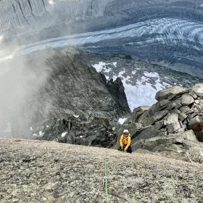 Dalle sommitale de l'Aiguille de la République
